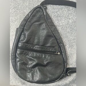 Ameribag USA Black Pebbled Leather Healthy Sling Back Bag Spring Summer Comfort